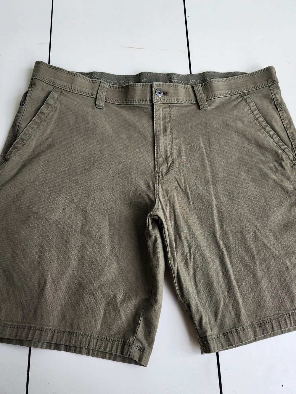 Weatherproof Vintage Men's Chino Short Green Slash Pockets Nylon Regular Fit 40